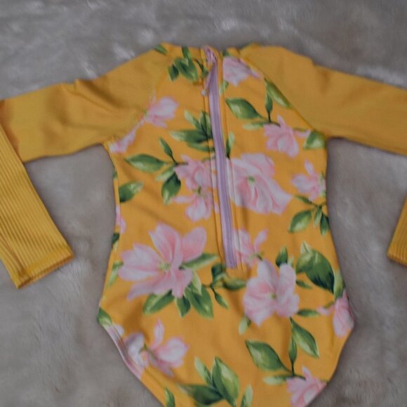 Old Navy Floral Long-sleeved Bathing suit - Picture 2 of 7